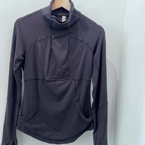 ⭐️ Lululemon run top